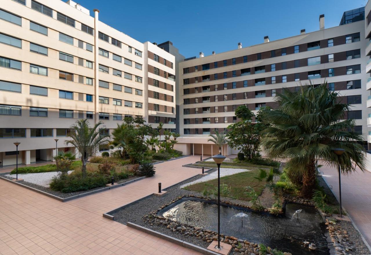 Málaga Centro Maria Zambrano(Parking) Exterior foto