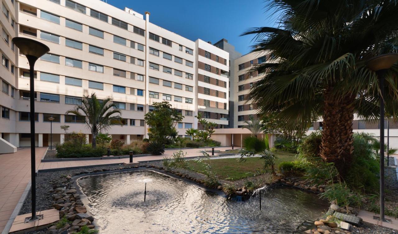 Málaga Centro Maria Zambrano(Parking) Exterior foto